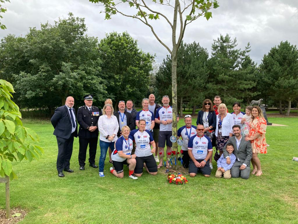 The Derbyshire families with PUT riders and other attendees at the Derbyshire tree.
