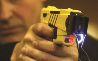 More chiefs must make Taser roll-out pledge