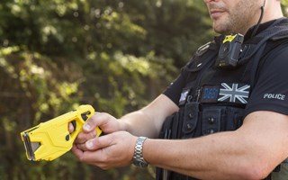 Police officers and the public support Taser roll out